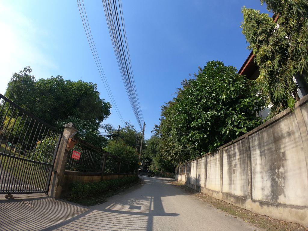 ภาพถนนตรงที่ ป่าตันซอย9 ตั้งอยู่ ถ่ายโดย chanuwath_grab พ.ศ. 2562 (2019) · A street-level view of where ป่าตันซอย9 · Pa Tan Soi9 stands, by chanuwath_grab in 2562 (2019)