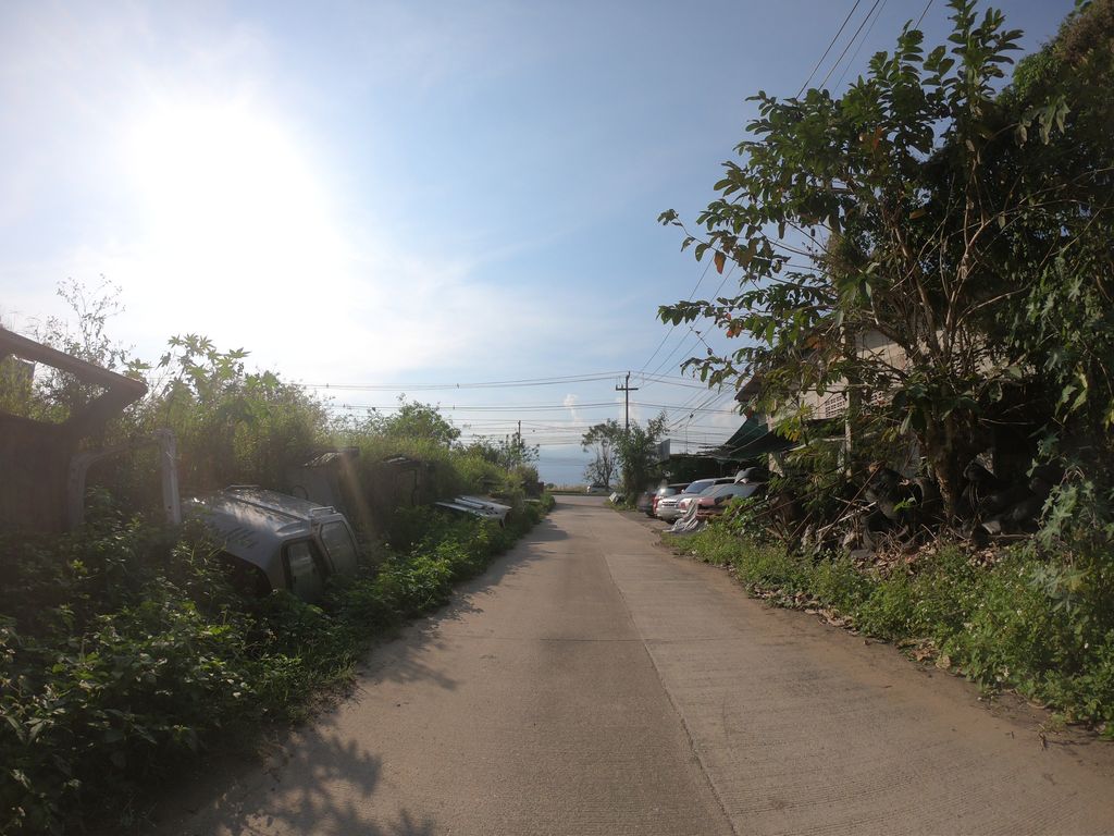 ภาพถนนตรงที่ อู่ รุ่งเจริญชัย ตั้งอยู่ ถ่ายโดย chanuwath_grab พ.ศ. 2562 (2019) · A street-level view of where อู่ รุ่งเจริญชัย · U Rungcherinchai stands, by chanuwath_grab in 2562 (2019)
