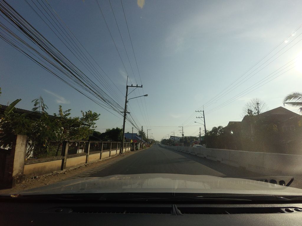 ภาพถนนตรงที่ แทนคุณ เฟอร์นิเจอร์ ตั้งอยู่ ถ่ายโดย mishari พ.ศ. 2564 (2021) · A street-level view of where แทนคุณ เฟอร์นิเจอร์ · Thaenkhun Furniture stands, by mishari in 2564 (2021)