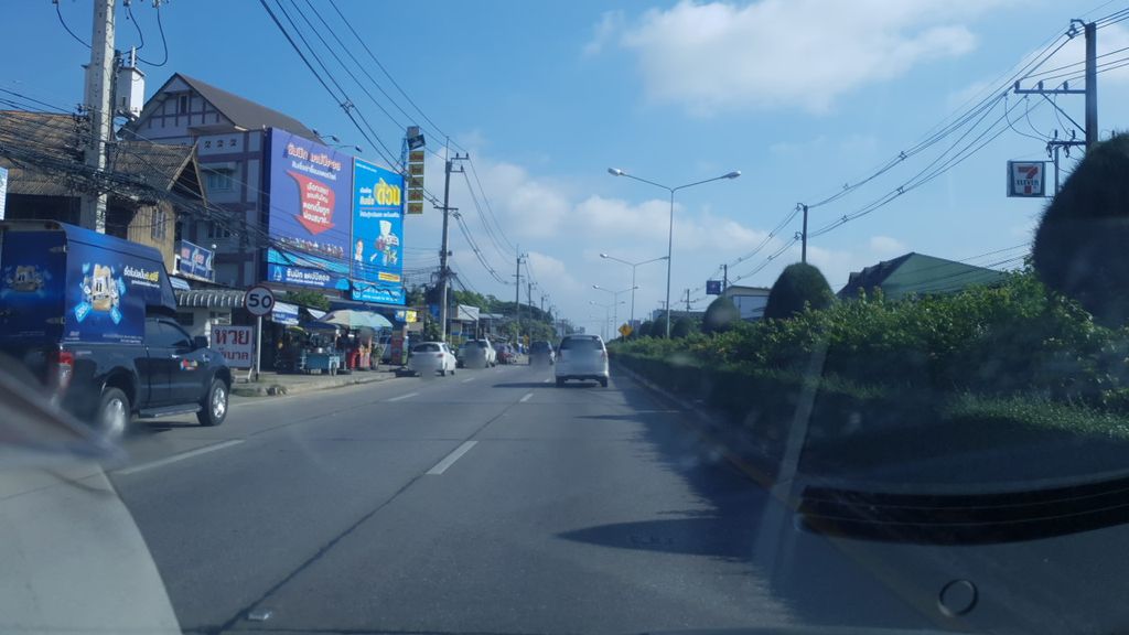 ภาพถนนตรงที่ ProAuto ตั้งอยู่ ถ่ายโดย silamanee พ.ศ. 2561 (2018) · A street-level view of where ProAuto stands, by silamanee in 2561 (2018)