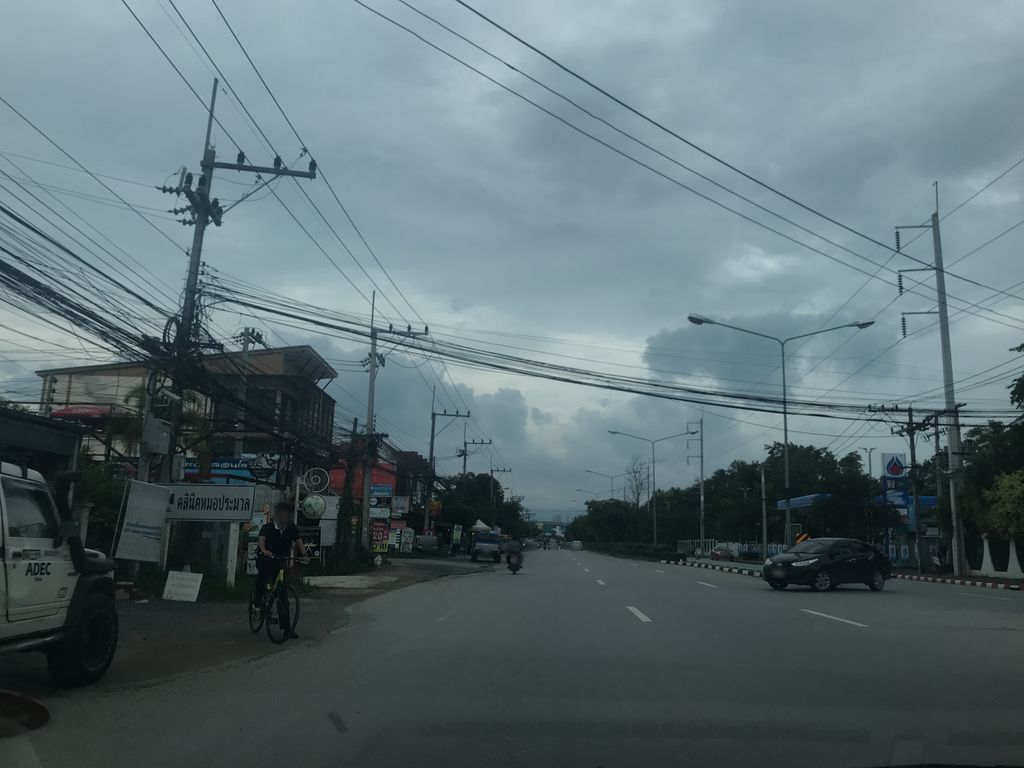 ภาพถนนตรงที่ Laundry Bar แม่โจ้ ตั้งอยู่ ถ่ายโดย prasert พ.ศ. 2561 (2018) · A street-level view of where Laundry Bar แม่โจ้ stands, by prasert in 2561 (2018)