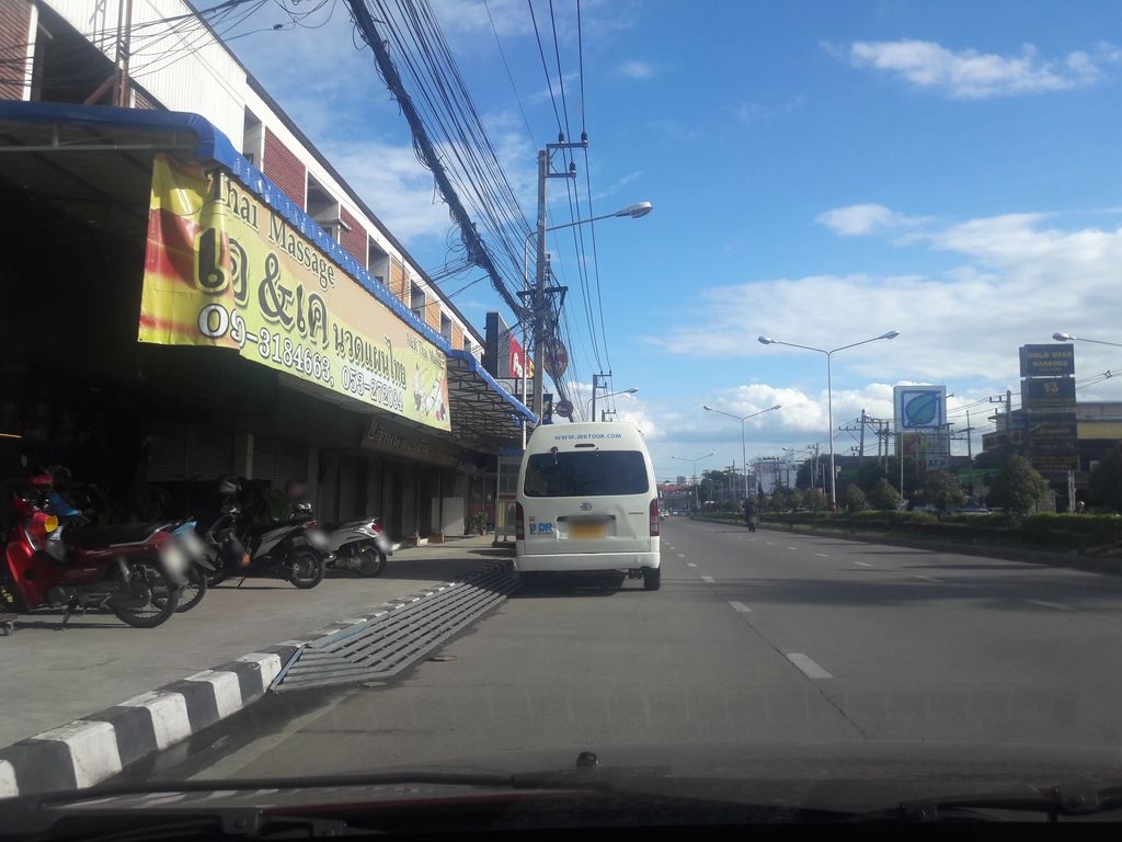 ภาพถนนตรงที่ A&k Thai Massage ตั้งอยู่ ถ่ายโดย ratchaphat พ.ศ. 2561 (2018) · A street-level view of where A&k Thai Massage stands, by ratchaphat in 2561 (2018)