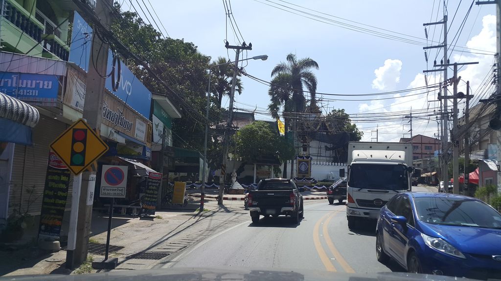 ภาพถนนตรงที่ บ้านลุ่มใต้ หมู่2 ต.บ้านหลวง ตั้งอยู่ ถ่ายโดย jrcarlsen พ.ศ. 2559 (2016) · A street-level view of where บ้านลุ่มใต้ หมู่2 ต.บ้านหลวง · Ban Lum Tai Mu2 Ta.ban Luang stands, by jrcarlsen in 2559 (2016)