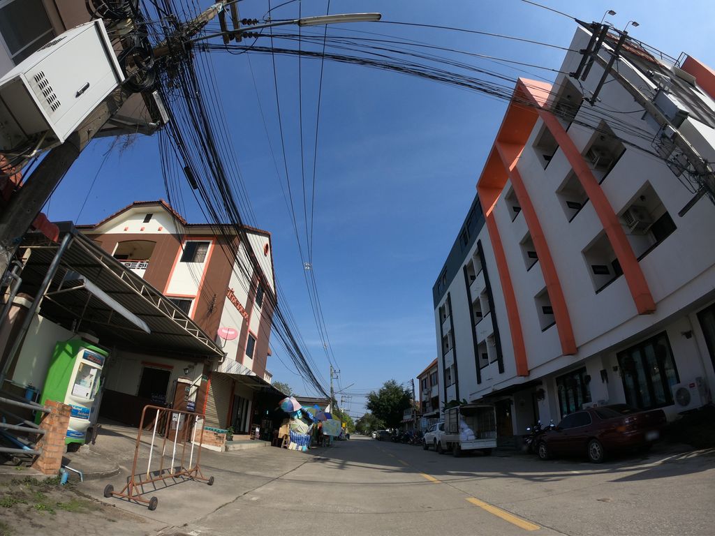 ภาพถนนตรงที่ หอพัก ชนมน ตั้งอยู่ ถ่ายโดย chanuwath_grab พ.ศ. 2562 (2019) · A street-level view of where หอพัก ชนมน · Chanamon Dormitory stands, by chanuwath_grab in 2562 (2019)