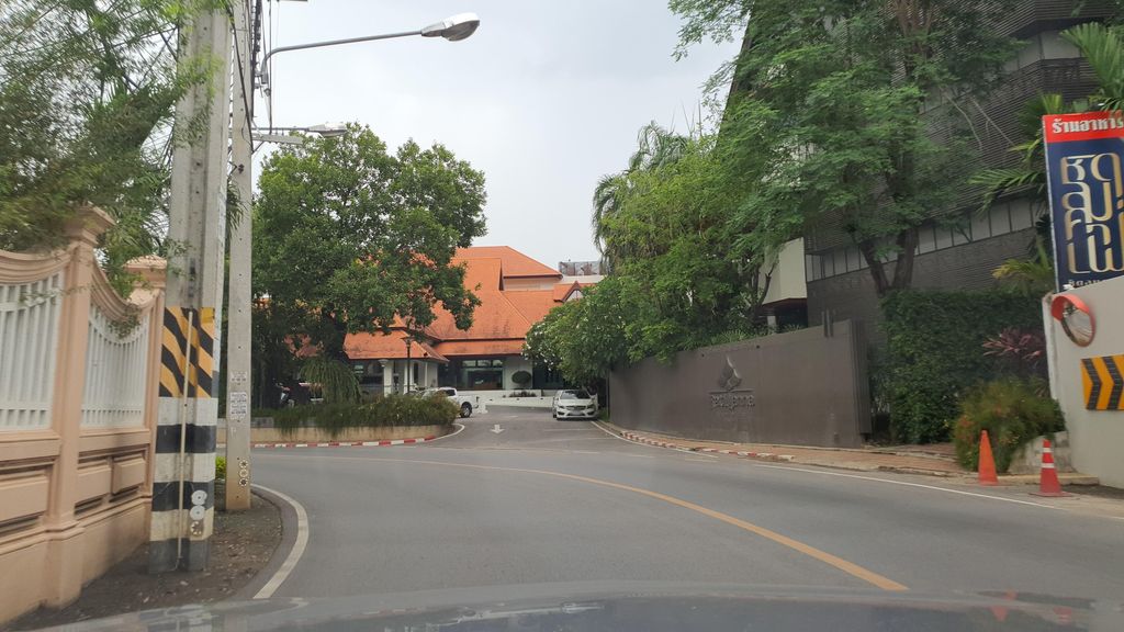 ภาพถนนตรงที่ OYO 717 Myâ€‹ Spaceâ€‹ Hostel ตั้งอยู่ ถ่ายโดย jrcarlsen พ.ศ. 2565 (2022) · A street-level view of where OYO 717 Myâ€‹ Spaceâ€‹ Hostel stands, by jrcarlsen in 2565 (2022)