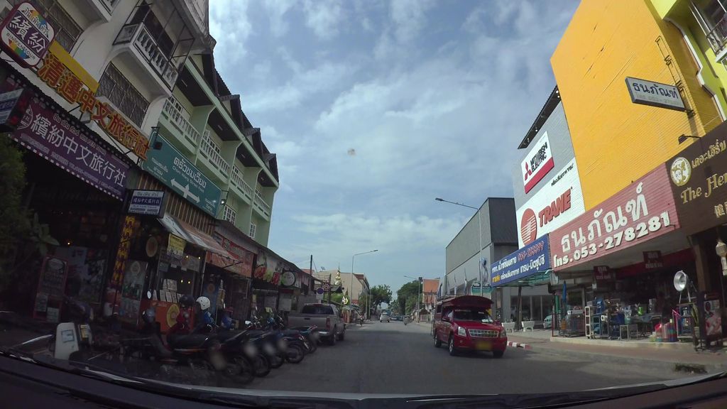 ภาพถนนตรงที่ The Duck Tattoo ตั้งอยู่ ถ่ายโดย kaart_3 พ.ศ. 2562 (2019) · A street-level view of where The Duck Tattoo stands, by kaart_3 in 2562 (2019)