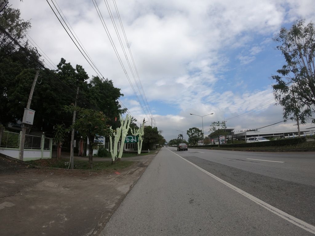 ภาพถนนตรงที่ วิริยะประกันภัย สำนักงานตัวแทน สกุณา โปธาสิริทรัพย์ ตั้งอยู่ ถ่ายโดย chanuwath_grab พ.ศ. 2562 (2019) · A street-level view of where วิริยะประกันภัย สำนักงานตัวแทน สกุณา โปธาสิริทรัพย์ · Wiriya Prakanphai Samnakngan Tuathaen Sakuna Potha Siri Sap stands, by chanuwath_grab in 2562 (2019)