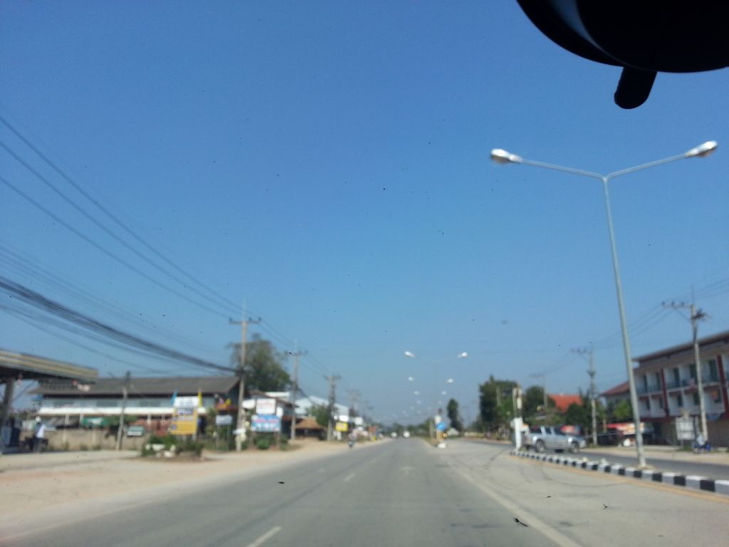 ภาพถนนตรงที่ ร้านจรัญมินิมาร์ท ตั้งอยู่ ถ่ายโดย mishari พ.ศ. 2558 (2015) · A street-level view of where ร้านจรัญมินิมาร์ท · Ran Charan Mini Mart stands, by mishari in 2558 (2015)
