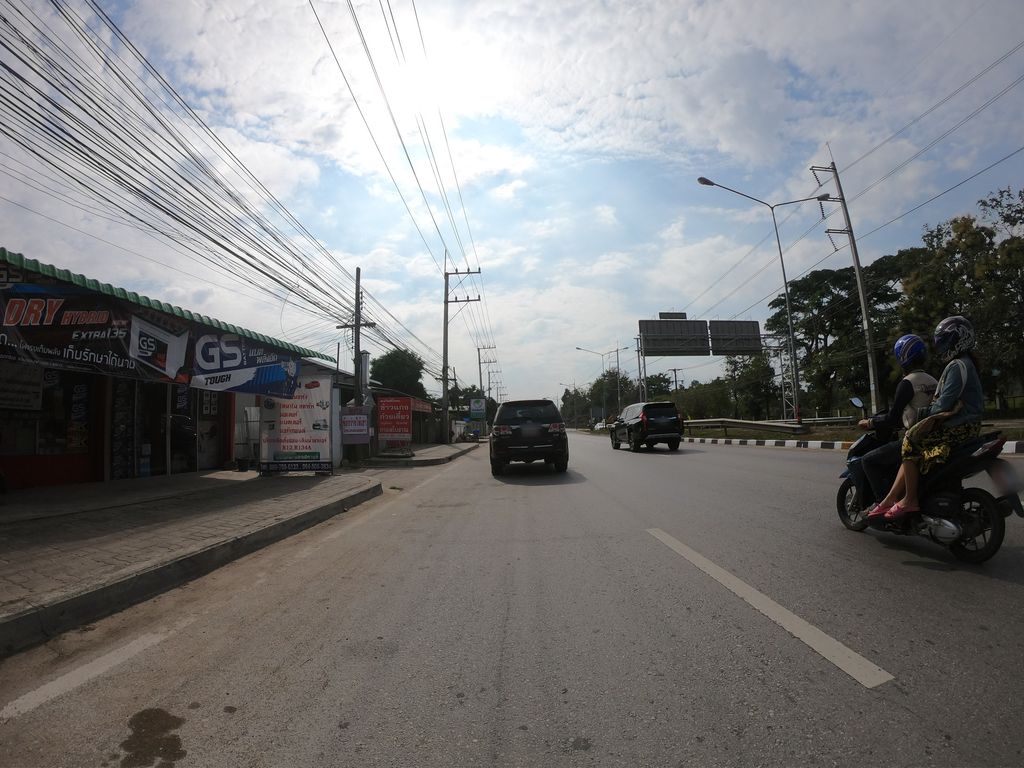 ภาพถนนตรงที่ Minimal Coffee - สาขาดอนแก้ว แม่ริม ตั้งอยู่ ถ่ายโดย chanuwath_grab พ.ศ. 2562 (2019) · A street-level view of where Minimal Coffee - สาขาดอนแก้ว แม่ริม stands, by chanuwath_grab in 2562 (2019)