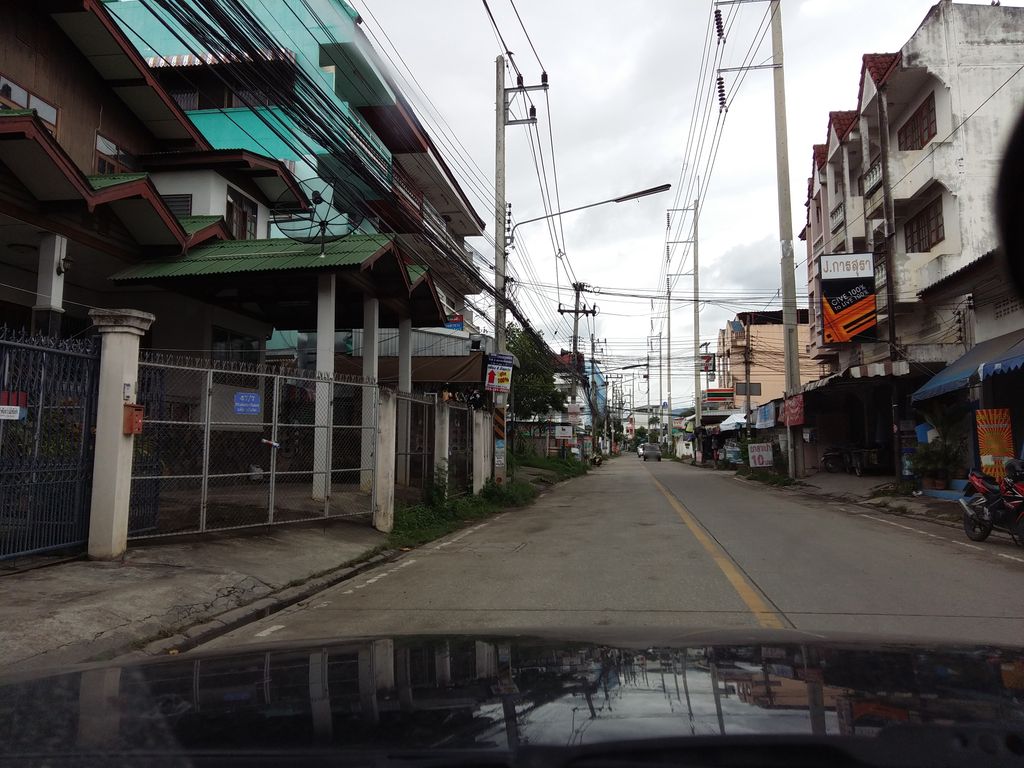 ภาพถนนตรงที่ Pandora Eyebrows ตั้งอยู่ ถ่ายโดย hantms พ.ศ. 2558 (2015) · A street-level view of where Pandora Eyebrows stands, by hantms in 2558 (2015)