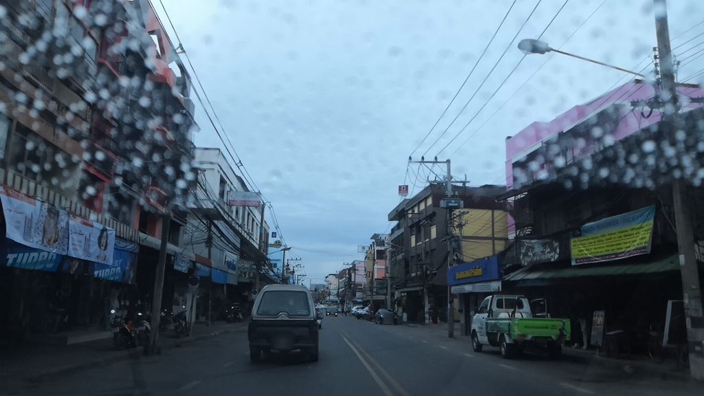 ภาพถนนตรงที่ สมเพชร แว่นตา นาฬิกา ตั้งอยู่ ถ่ายโดย charlesano พ.ศ. 2561 (2018) · A street-level view of where สมเพชร แว่นตา นาฬิกา · Somphetra Waenta Nalika stands, by charlesano in 2561 (2018)