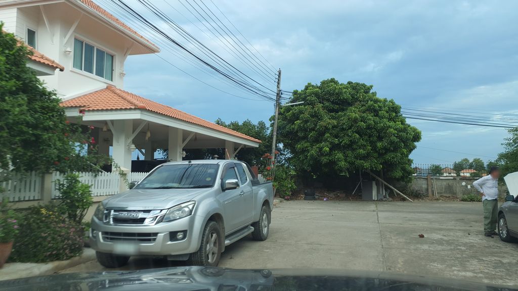 ภาพถนนตรงที่ Kru.Jump English Tutor ตั้งอยู่ ถ่ายโดย jrcarlsen พ.ศ. 2564 (2021) · A street-level view of where Kru.Jump English Tutor stands, by jrcarlsen in 2564 (2021)