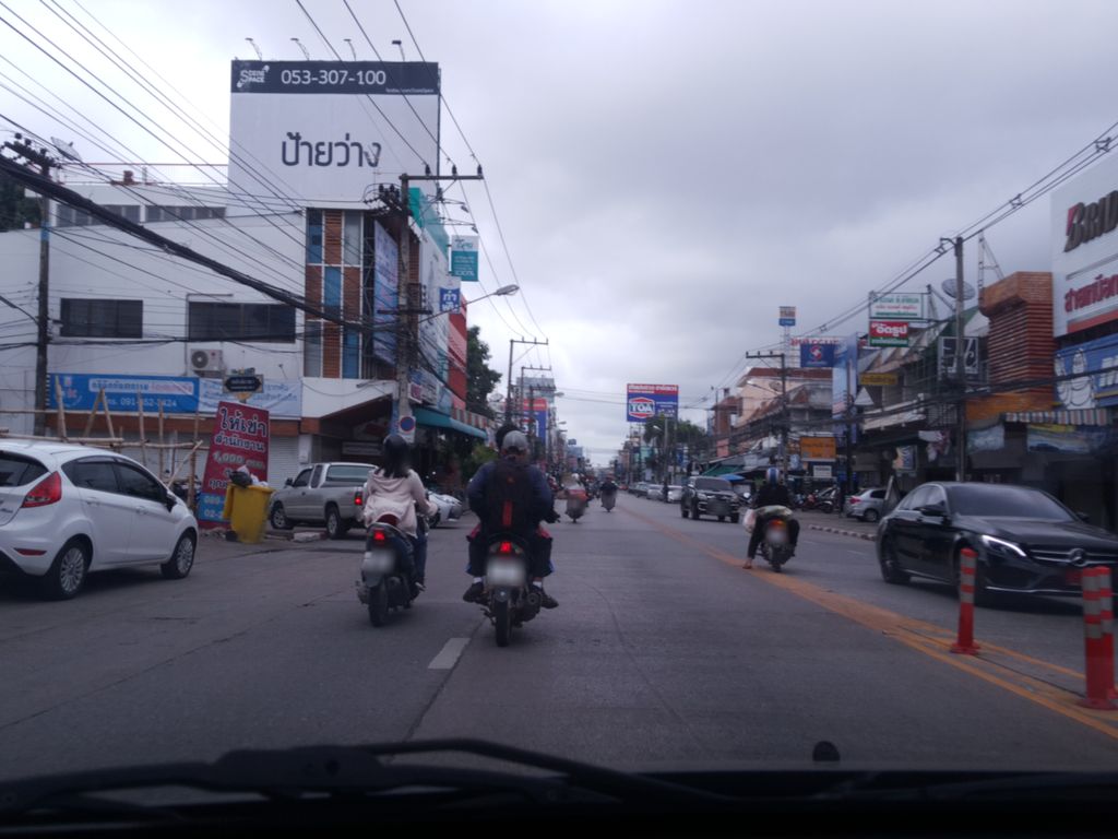 ภาพถนนตรงที่ ฉัตรชัยอะไหล่ยนต์ ตั้งอยู่ ถ่ายโดย wapriz พ.ศ. 2561 (2018) · A street-level view of where ฉัตรชัยอะไหล่ยนต์ · Chat Chai Alaina stands, by wapriz in 2561 (2018)