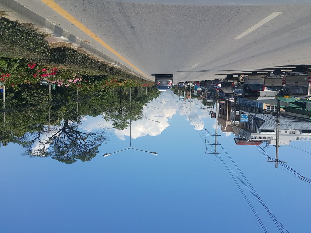 ภาพถนนตรงที่ คลินิแม่โจ้ทันตแพทย์ ตั้งอยู่ ถ่ายโดย jrcarlsen พ.ศ. 2558 (2015) · A street-level view of where คลินิแม่โจ้ทันตแพทย์ · Khlini Mae Jo Thantaphaet stands, by jrcarlsen in 2558 (2015)