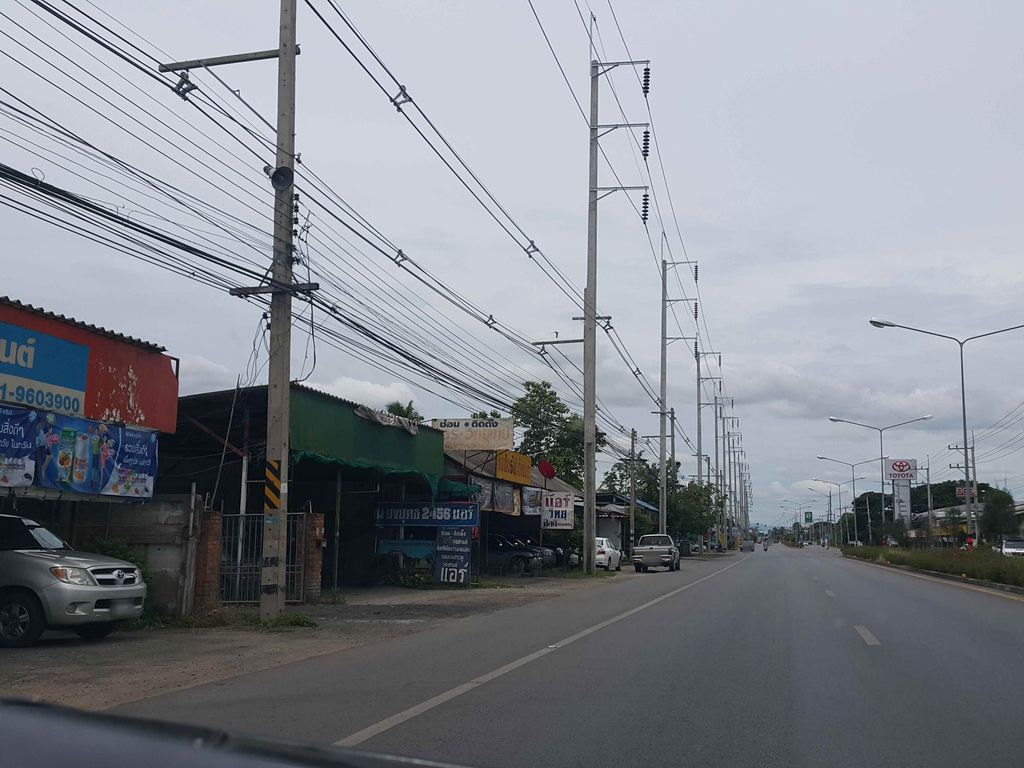 ภาพถนนตรงที่ รถบ้านมือสองคุณภาพดีราคาถูกเชียงใหม่ KN65 used car ตั้งอยู่ ถ่ายโดย jrcarlsen พ.ศ. 2558 (2015) · A street-level view of where รถบ้านมือสองคุณภาพดีราคาถูกเชียงใหม่ KN65 used car stands, by jrcarlsen in 2558 (2015)