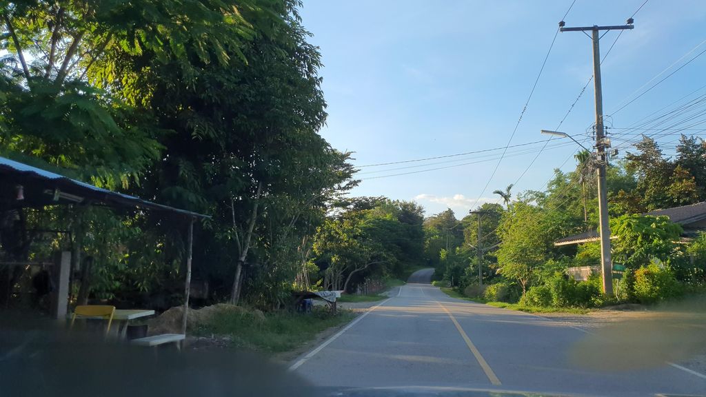 ภาพถนนตรงที่ บ้านสหกรณ์6 ตั้งอยู่ ถ่ายโดย jrcarlsen พ.ศ. 2564 (2021) · A street-level view of where บ้านสหกรณ์6 · Ban Sahakon6 stands, by jrcarlsen in 2564 (2021)