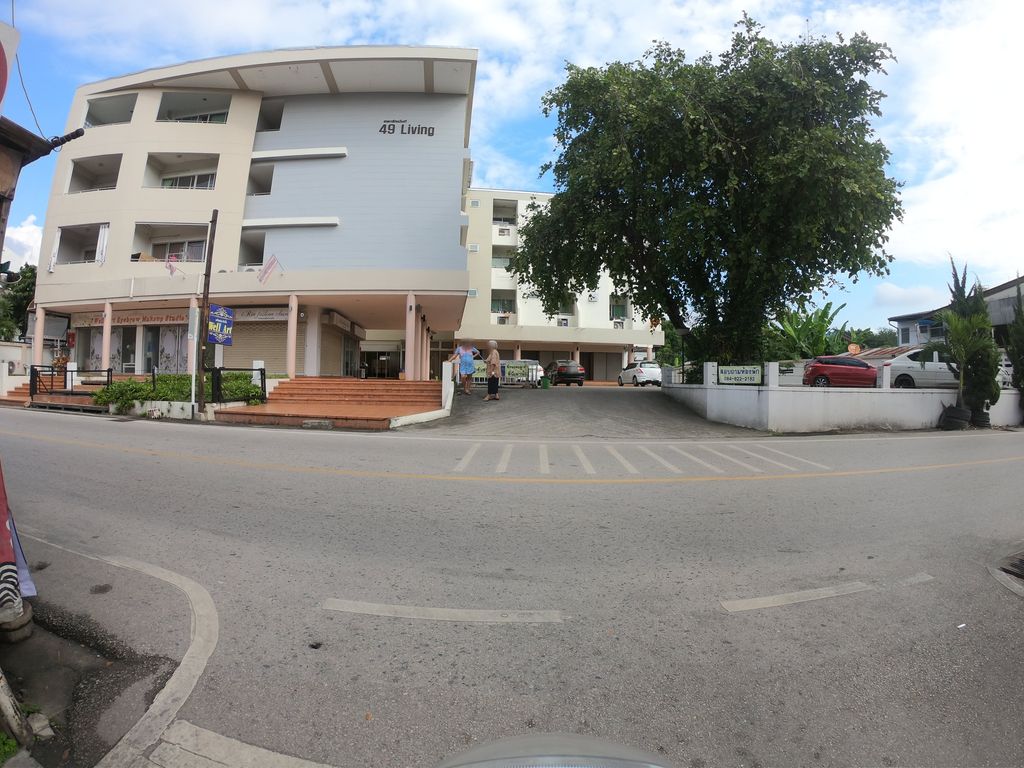 ภาพถนนตรงที่ โย อาหารตามสั่ง Yo Thai Food ตั้งอยู่ ถ่ายโดย chanuwath_grab พ.ศ. 2562 (2019) · A street-level view of where โย อาหารตามสั่ง Yo Thai Food stands, by chanuwath_grab in 2562 (2019)