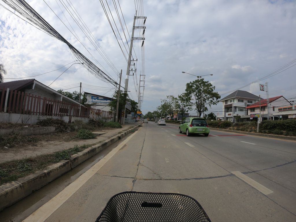 ภาพถนนตรงที่ FairDee สาขาเชียงใหม่ ตั้งอยู่ ถ่ายโดย chanuwath_grab พ.ศ. 2562 (2019) · A street-level view of where FairDee สาขาเชียงใหม่ stands, by chanuwath_grab in 2562 (2019)