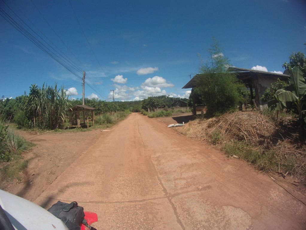 ภาพถนนตรงที่ บ้านห้วยน้ำริน ตปิงโค้ง อเชียงดาว จเชียงใหม่ 50170 ตั้งอยู่ ถ่ายโดย julcnx พ.ศ. 2566 (2023) · A street-level view of where บ้านห้วยน้ำริน ตปิงโค้ง อเชียงดาว จเชียงใหม่ 50170 · Ban Huai Nam Rin Tapingkhong Achiangdao Chachiangmai 50170 stands, by julcnx in 2566 (2023)