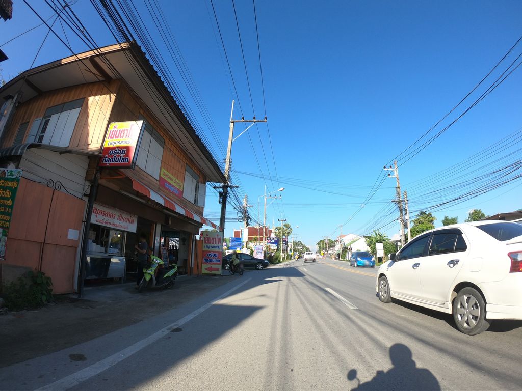 ภาพถนนตรงที่ สันทรายบรรจุภัณฑ์ ตั้งอยู่ ถ่ายโดย chanuwath_grab พ.ศ. 2562 (2019) · A street-level view of where สันทรายบรรจุภัณฑ์ · San Sai Bronchuphan stands, by chanuwath_grab in 2562 (2019)