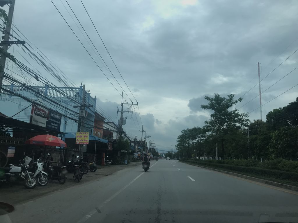 ภาพถนนตรงที่ HEAL ตั้งอยู่ ถ่ายโดย prasert พ.ศ. 2561 (2018) · A street-level view of where HEAL stands, by prasert in 2561 (2018)