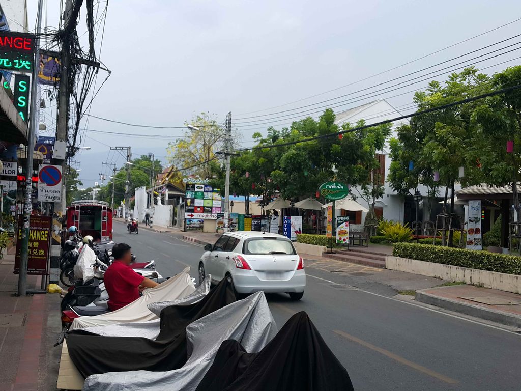 ภาพถนนตรงที่ The Myst Tattoo ตั้งอยู่ ถ่ายโดย jrcarlsen พ.ศ. 2558 (2015) · A street-level view of where The Myst Tattoo stands, by jrcarlsen in 2558 (2015)