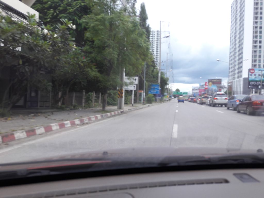ภาพถนนตรงที่ Asap select รถเช่า เชียงใหม่ ตั้งอยู่ ถ่ายโดย ratchaphat พ.ศ. 2561 (2018) · A street-level view of where Asap select รถเช่า เชียงใหม่ stands, by ratchaphat in 2561 (2018)
