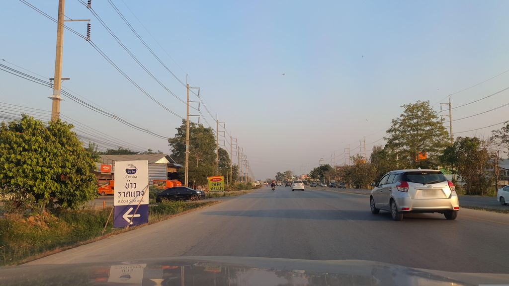 ภาพถนนตรงที่ บ้าน บ้าน ยามเย็น  สันทราย ตั้งอยู่ ถ่ายโดย jrcarlsen พ.ศ. 2566 (2023) · A street-level view of where บ้าน บ้าน ยามเย็น  สันทราย · Ban Ban Yamyen San Sai stands, by jrcarlsen in 2566 (2023)
