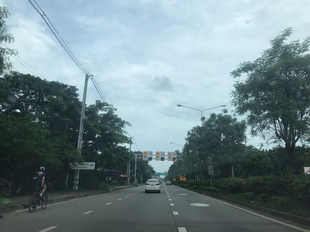 ภาพถนนตรงที่ อำเภอ เชียงดาว ตั้งอยู่ ถ่ายโดย prasert พ.ศ. 2561 (2018) · A street-level view of where อำเภอ เชียงดาว · Amphoe Chiang Dao stands, by prasert in 2561 (2018)