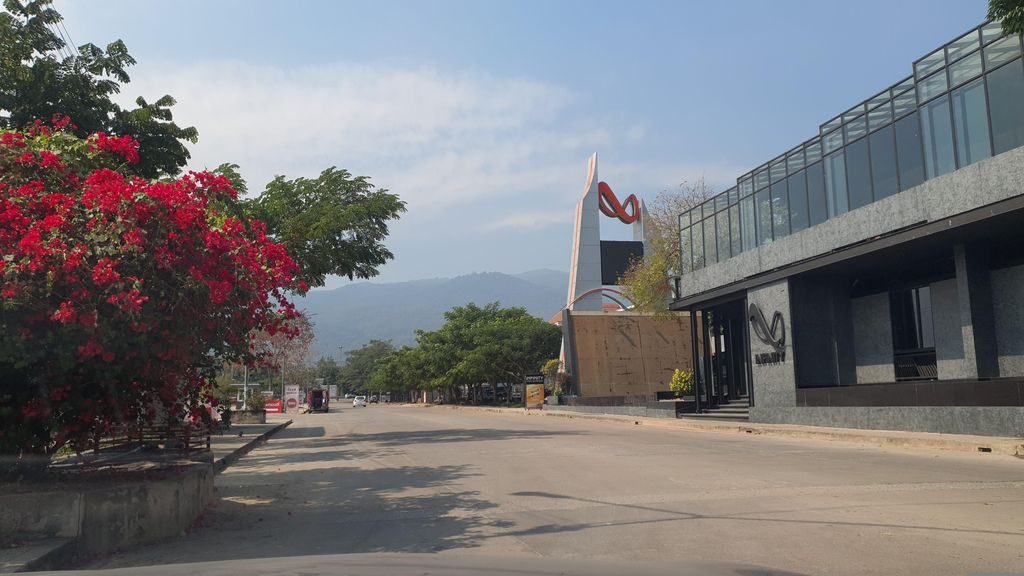 ภาพถนนตรงที่ JGBiofarm ตั้งอยู่ ถ่ายโดย jrcarlsen พ.ศ. 2566 (2023) · A street-level view of where JGBiofarm stands, by jrcarlsen in 2566 (2023)