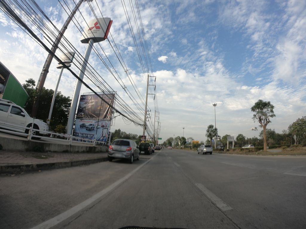 ภาพถนนตรงที่ ซูซูกิเชียงใหม่ ตั้งอยู่ ถ่ายโดย chanuwath_grab พ.ศ. 2562 (2019) · A street-level view of where ซูซูกิเชียงใหม่ · Susuki Chiang Mai stands, by chanuwath_grab in 2562 (2019)