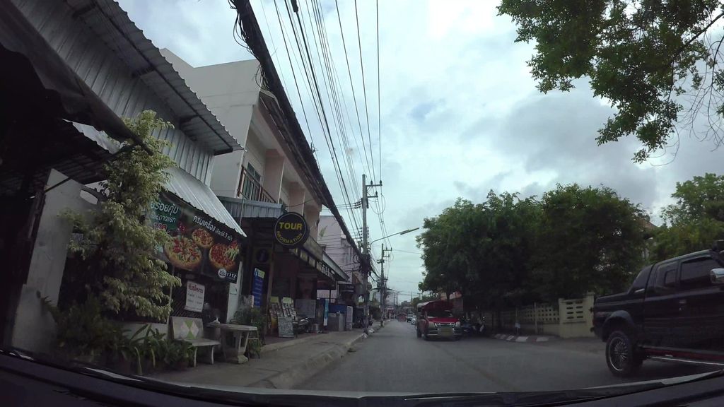 ภาพถนนตรงที่ Born Free Elephant Sanctuary ตั้งอยู่ ถ่ายโดย kaart_3 พ.ศ. 2562 (2019) · A street-level view of where Born Free Elephant Sanctuary stands, by kaart_3 in 2562 (2019)