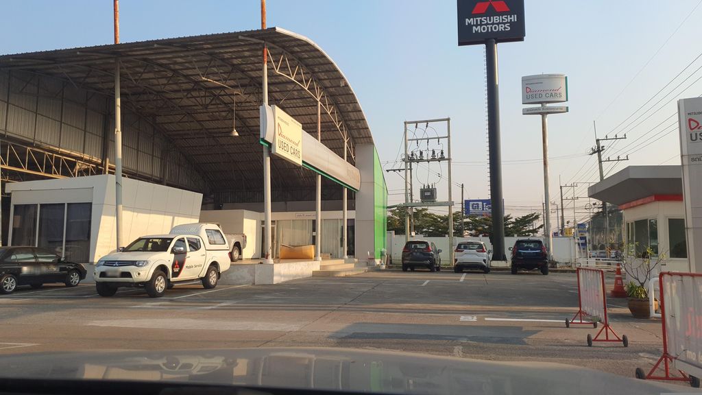 ภาพถนนตรงที่ หนึ่ง มิตซูเชียงใหม่ ตั้งอยู่ ถ่ายโดย jrcarlsen พ.ศ. 2566 (2023) · A street-level view of where หนึ่ง มิตซูเชียงใหม่ · Nueng Mitsu Chiang Mai stands, by jrcarlsen in 2566 (2023)