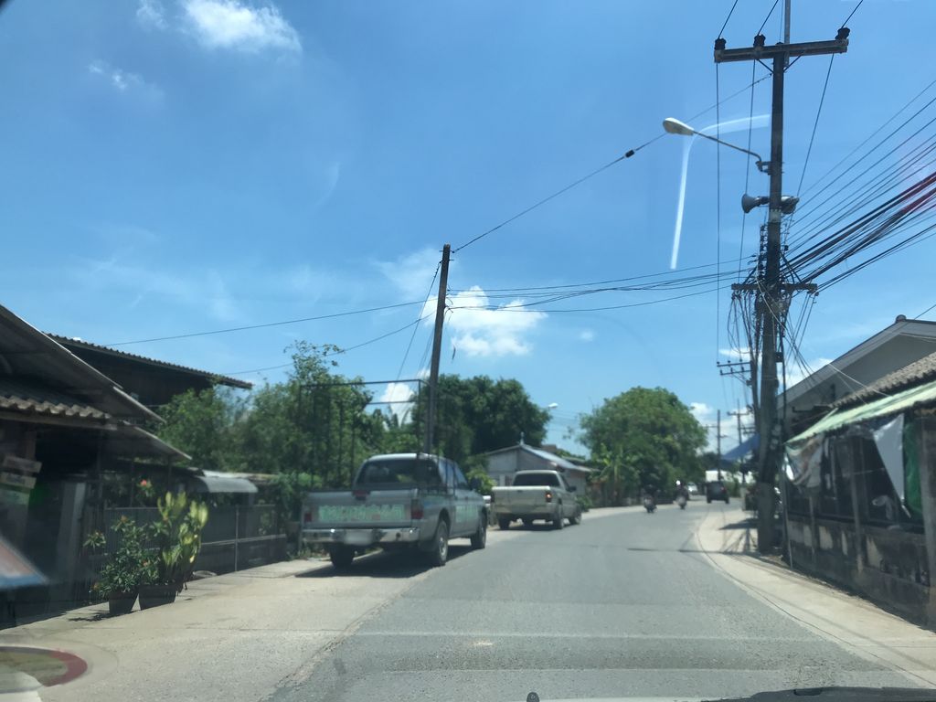 ภาพถนนตรงที่ M.T. ก๋วยเตี๋ยว&อาหารตามสั่ง ตั้งอยู่ ถ่ายโดย prasert พ.ศ. 2561 (2018) · A street-level view of where M.T. ก๋วยเตี๋ยว&อาหารตามสั่ง · M.T. Kuaitiao&ahantamsang stands, by prasert in 2561 (2018)