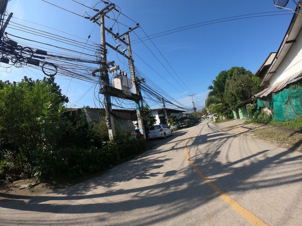 ภาพถนนตรงที่ SONS Baker house ตั้งอยู่ ถ่ายโดย chanuwath_grab พ.ศ. 2562 (2019) · A street-level view of where SONS Baker house stands, by chanuwath_grab in 2562 (2019)