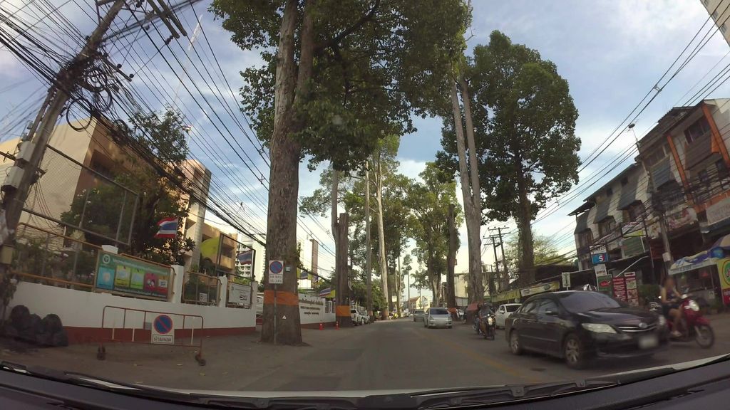ภาพถนนตรงที่ Fuel Coffee Caltex ตั้งอยู่ ถ่ายโดย kaart_3 พ.ศ. 2562 (2019) · A street-level view of where Fuel Coffee Caltex stands, by kaart_3 in 2562 (2019)