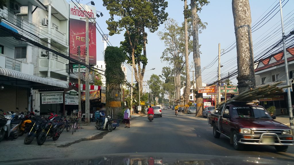 ภาพถนนตรงที่ สมชายอะไหล่ยนต์ ตั้งอยู่ ถ่ายโดย jrcarlsen พ.ศ. 2559 (2016) · A street-level view of where สมชายอะไหล่ยนต์ · Somchai Alaina stands, by jrcarlsen in 2559 (2016)
