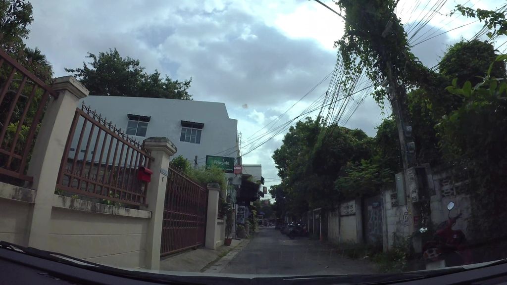 ภาพถนนตรงที่ Somwang Boutique Hotel ตั้งอยู่ ถ่ายโดย kaart_3 พ.ศ. 2562 (2019) · A street-level view of where Somwang Boutique Hotel stands, by kaart_3 in 2562 (2019)