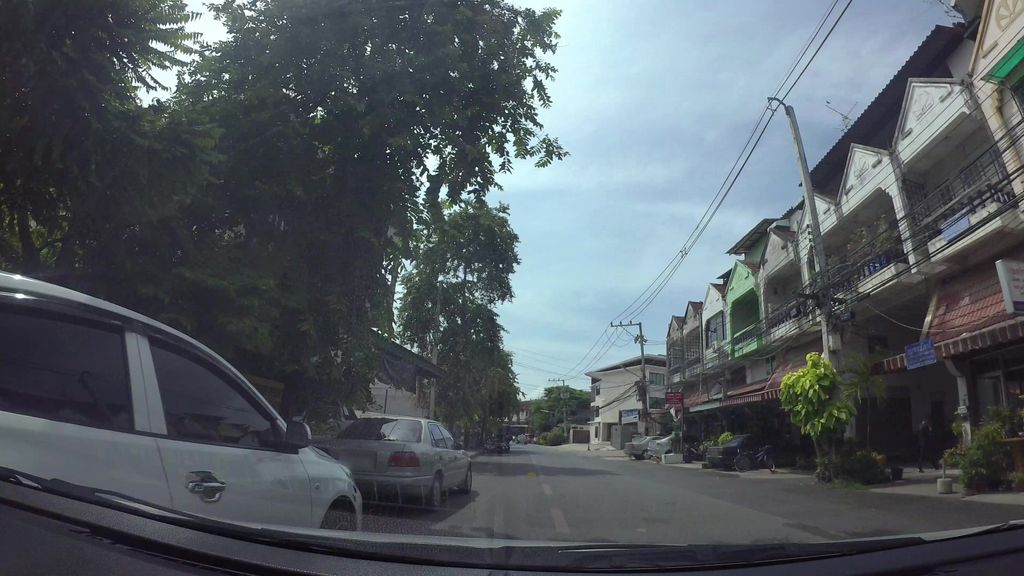 ภาพถนนตรงที่ Sayammalee Studio ตั้งอยู่ ถ่ายโดย kaart_3 พ.ศ. 2562 (2019) · A street-level view of where Sayammalee Studio stands, by kaart_3 in 2562 (2019)