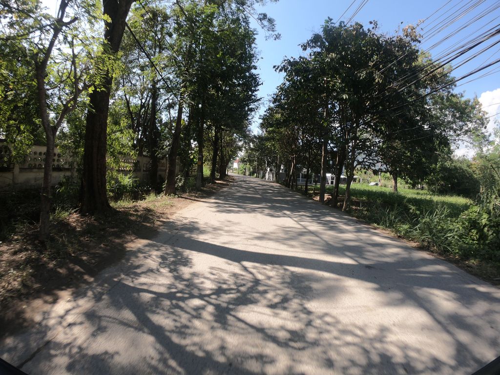 ภาพถนนตรงที่ Yokkrok Chiang Mai ตั้งอยู่ ถ่ายโดย chanuwath_grab พ.ศ. 2562 (2019) · A street-level view of where Yokkrok Chiang Mai stands, by chanuwath_grab in 2562 (2019)