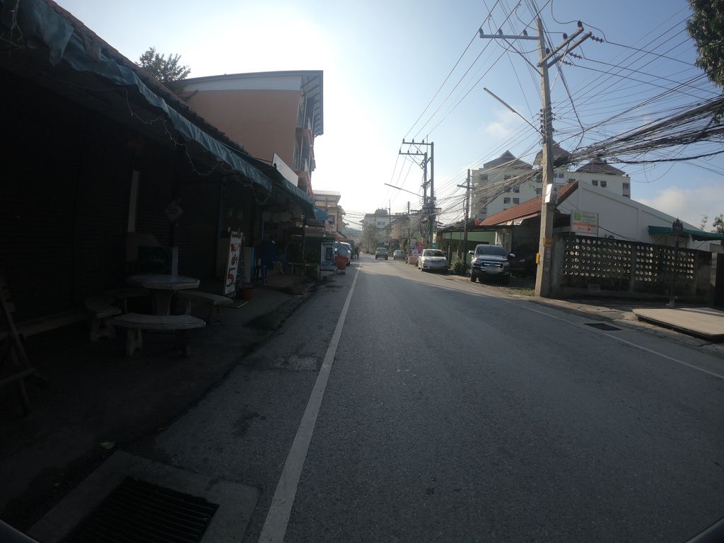 ภาพถนนตรงที่ Chasen ตั้งอยู่ ถ่ายโดย chanuwath_grab พ.ศ. 2562 (2019) · A street-level view of where Chasen stands, by chanuwath_grab in 2562 (2019)