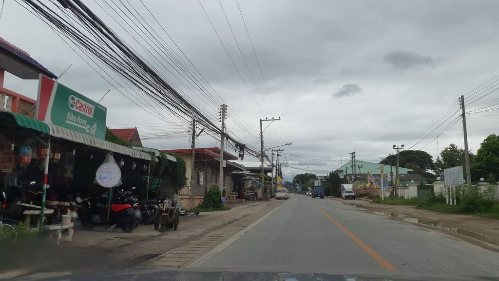 ภาพถนนตรงที่ หนองตอง ฟิชชิ่ง อุปกรณ์ตกปลาทุกชนิด ตั้งอยู่ ถ่ายโดย jrcarlsen พ.ศ. 2564 (2021) · A street-level view of where หนองตอง ฟิชชิ่ง อุปกรณ์ตกปลาทุกชนิด · Nong Tong Fishing Upkratokpla Thukchanit stands, by jrcarlsen in 2564 (2021)