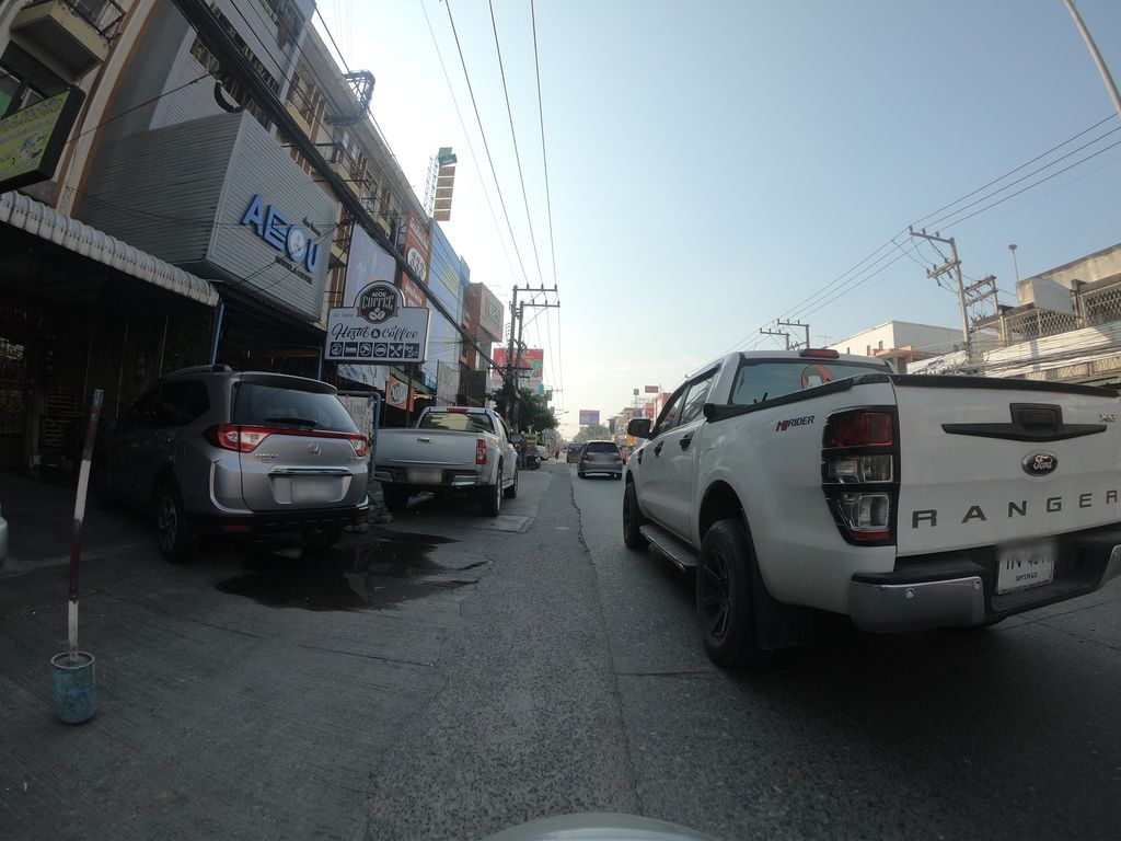 ภาพถนนตรงที่ เชียงใหม่ถ้วยรางวัล ตั้งอยู่ ถ่ายโดย chanuwath_grab พ.ศ. 2562 (2019) · A street-level view of where เชียงใหม่ถ้วยรางวัล · Chiang Mai Thuai Rangwan stands, by chanuwath_grab in 2562 (2019)