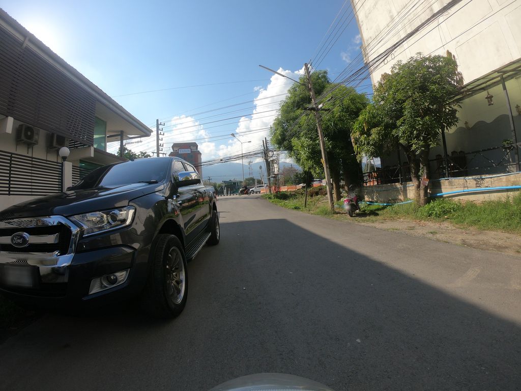 ภาพถนนตรงที่ มาม่วน ตั้งอยู่ ถ่ายโดย chanuwath_grab พ.ศ. 2562 (2019) · A street-level view of where มาม่วน · Mamuan stands, by chanuwath_grab in 2562 (2019)