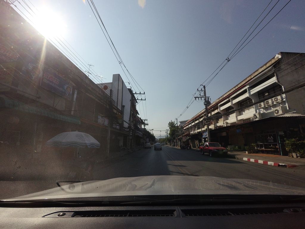 ภาพถนนตรงที่ Heavenly Nails ตั้งอยู่ ถ่ายโดย mishari พ.ศ. 2564 (2021) · A street-level view of where Heavenly Nails stands, by mishari in 2564 (2021)