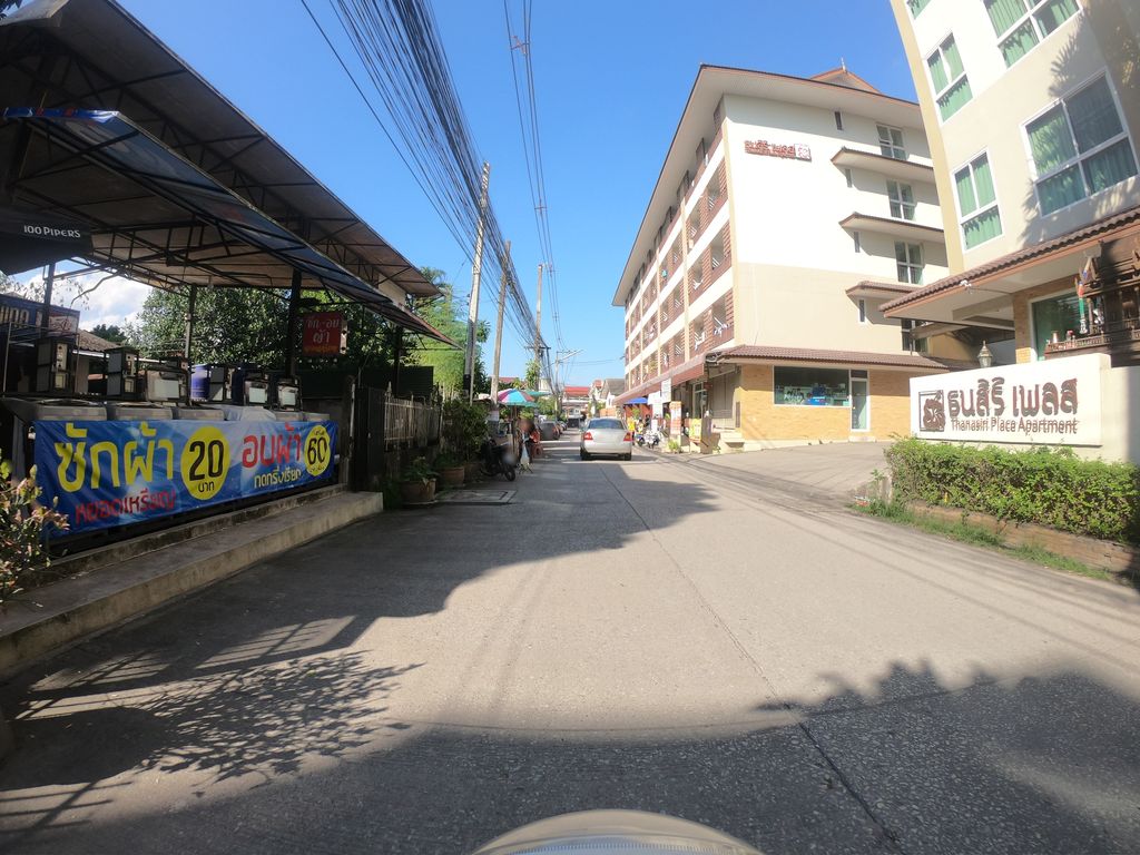 ภาพถนนตรงที่ Zero caff  Moka pot style ตั้งอยู่ ถ่ายโดย chanuwath_grab พ.ศ. 2562 (2019) · A street-level view of where Zero caff  Moka pot style stands, by chanuwath_grab in 2562 (2019)