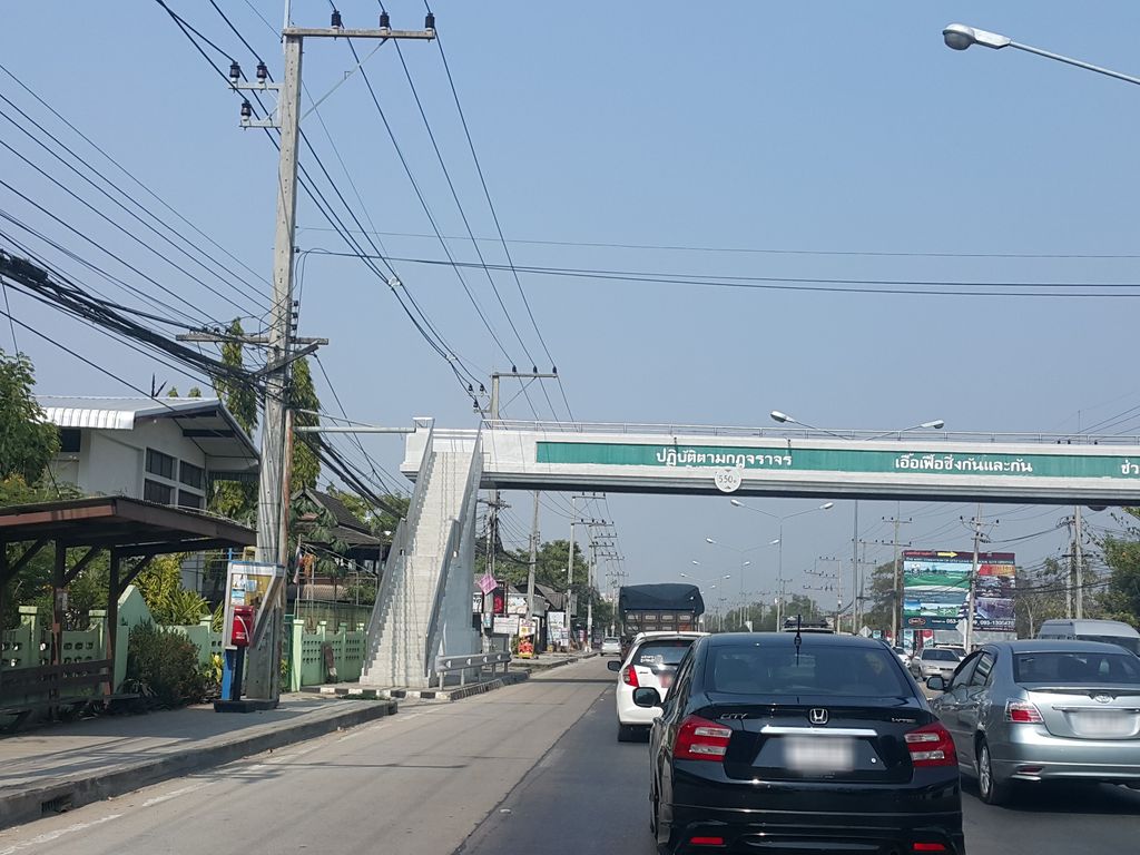 ภาพถนนตรงที่ ต.พานิช ตั้งอยู่ ถ่ายโดย jrcarlsen พ.ศ. 2559 (2016) · A street-level view of where ต.พานิช · Ta.phanit stands, by jrcarlsen in 2559 (2016)