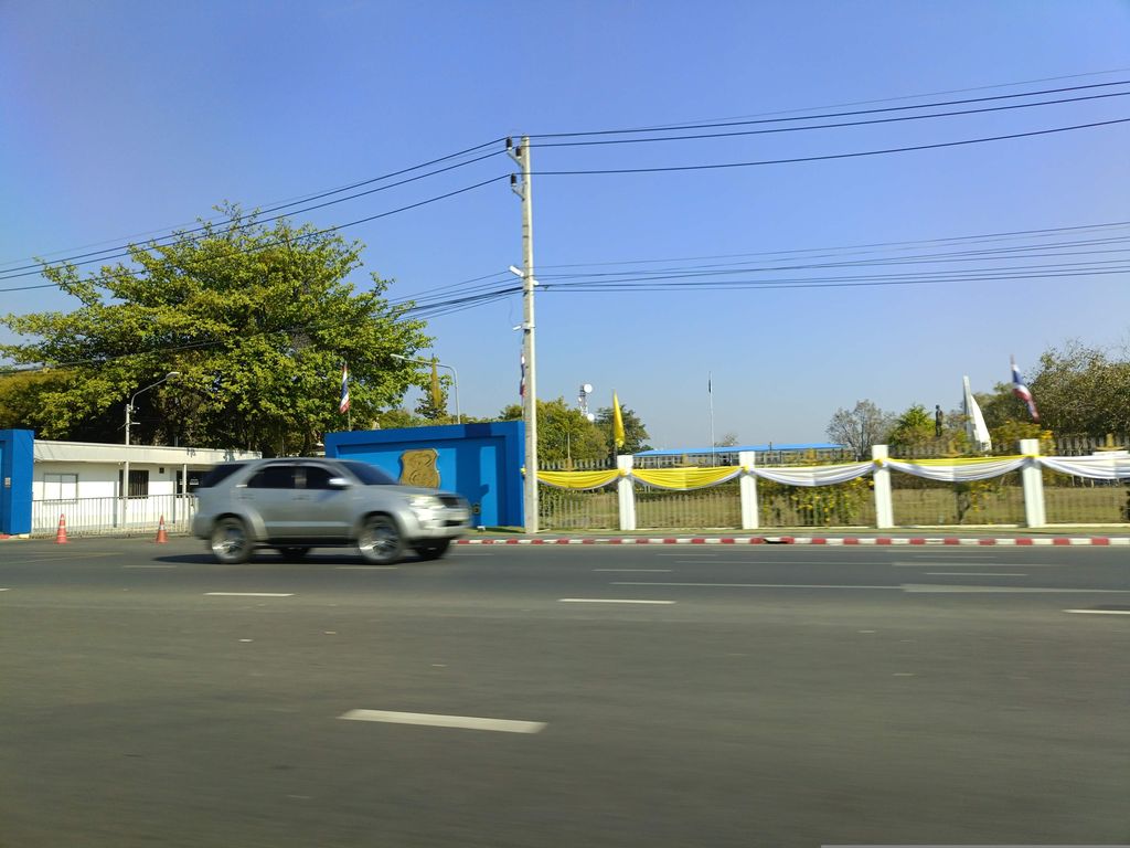 ภาพถนนตรงที่ ด่านตรวจคนเข้าเมืองเชียงใหม่ ตั้งอยู่ ถ่ายโดย skillsy พ.ศ. 2568 (2025) · A street-level view of where ด่านตรวจคนเข้าเมืองเชียงใหม่ · Dan Truat Khon Khao Mueang Chiang Mai stands, by skillsy in 2568 (2025)