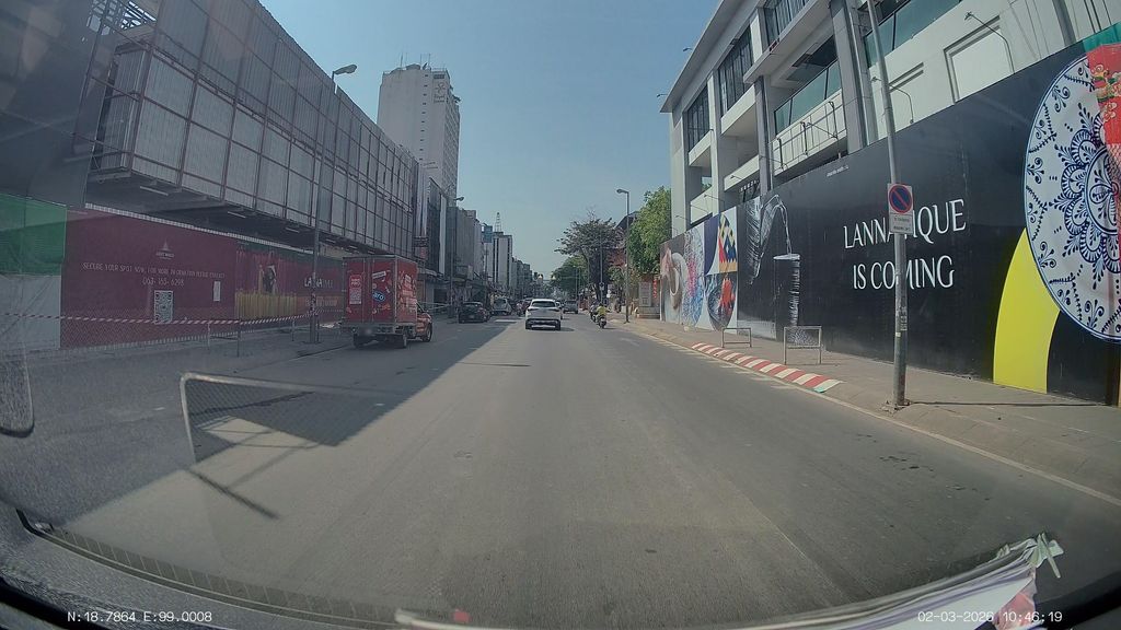 ภาพถนนตรงที่ เดอะเบสท์นวดแผนโบราณ ตั้งอยู่ ถ่ายโดย ThailandCambodia พ.ศ. 2569 (2026) · A street-level view of where เดอะเบสท์นวดแผนโบราณ · The Bet Nuatphaenbrona stands, by ThailandCambodia in 2569 (2026)