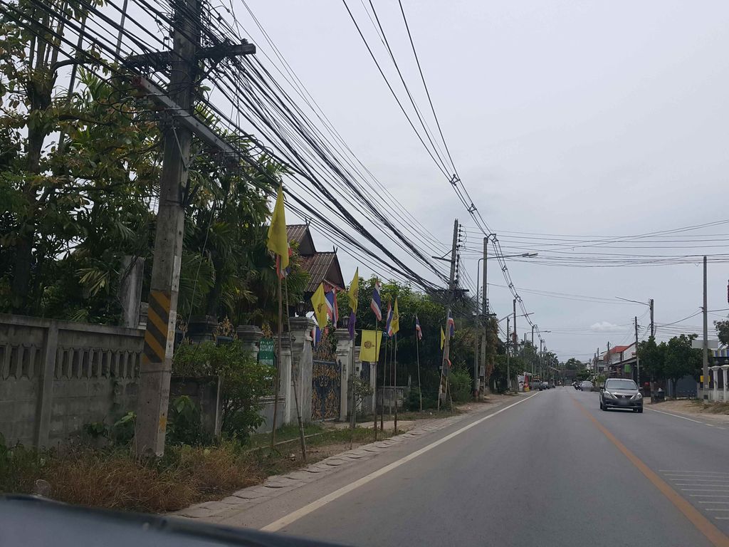 ภาพถนนตรงที่ หม่าล่า Brand Name ตั้งอยู่ ถ่ายโดย jrcarlsen พ.ศ. 2558 (2015) · A street-level view of where หม่าล่า Brand Name stands, by jrcarlsen in 2558 (2015)